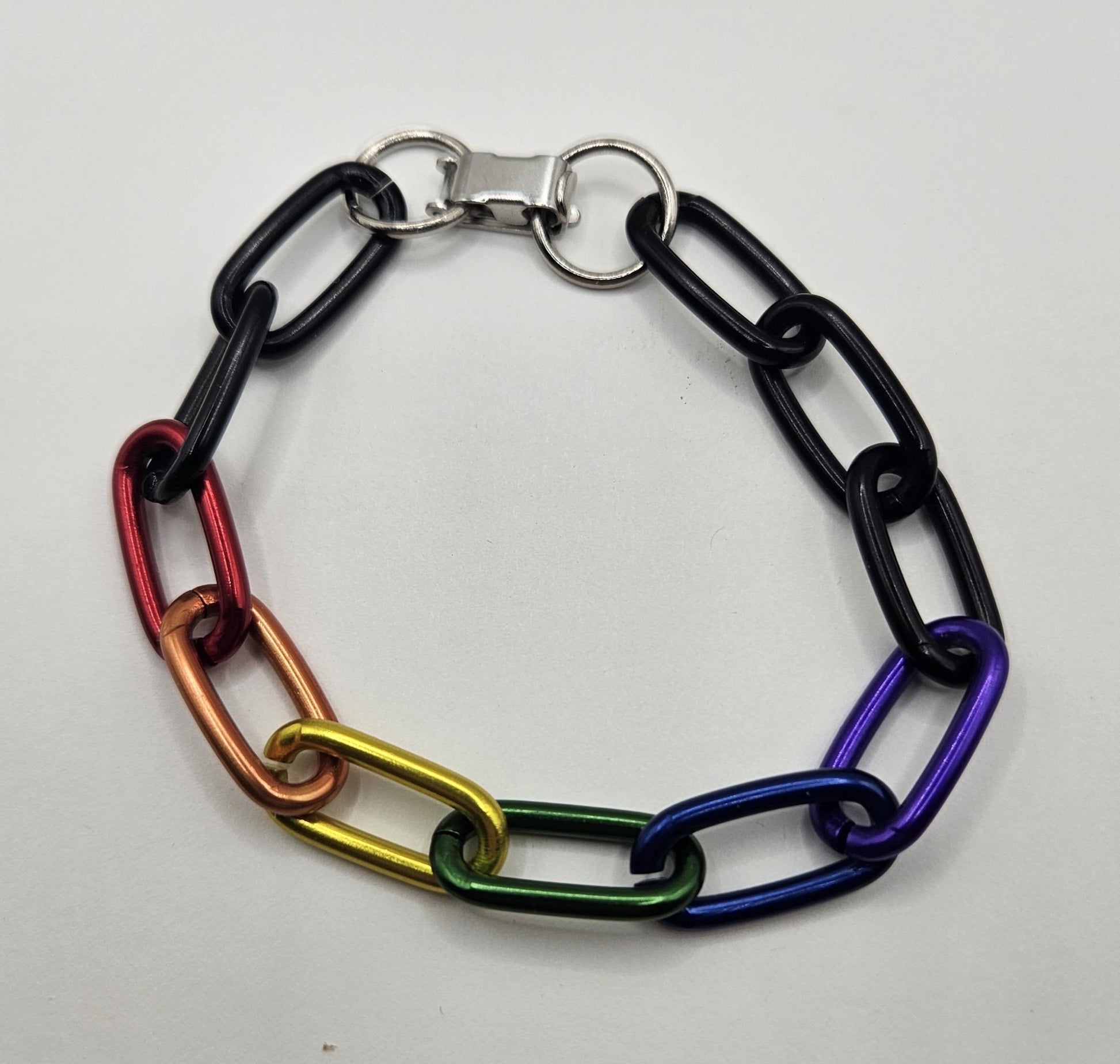 Black and rainbow anodized aluminum chain
