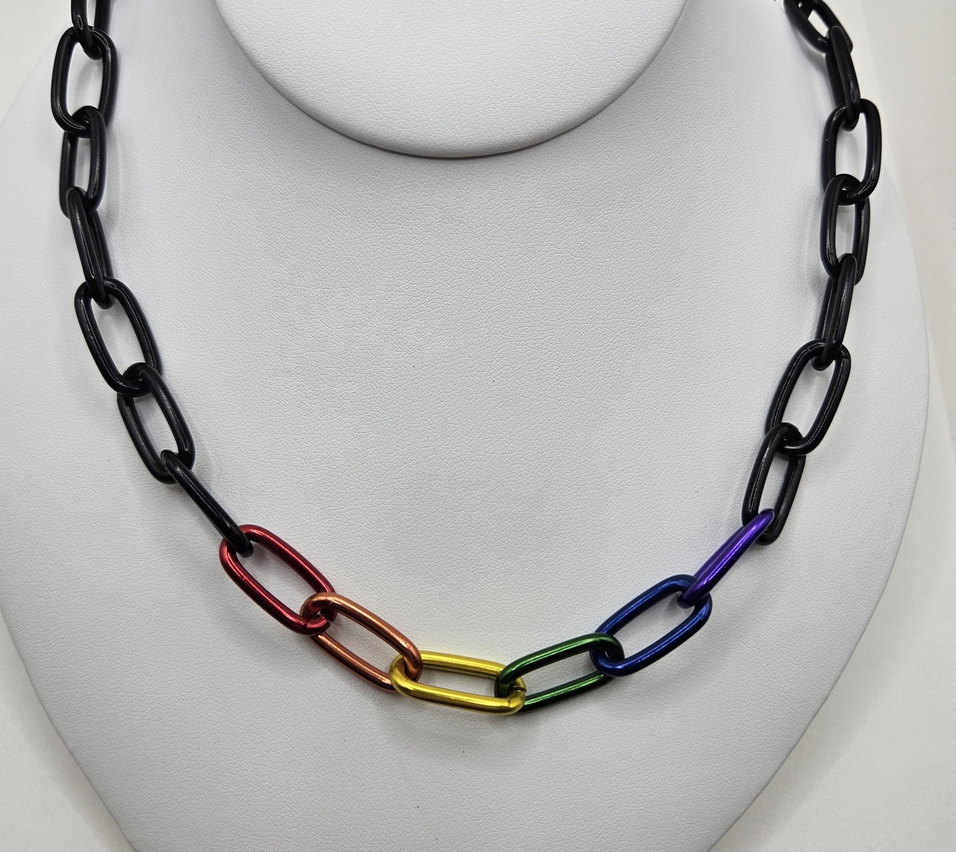 Black and rainbow anodized aluminum chain